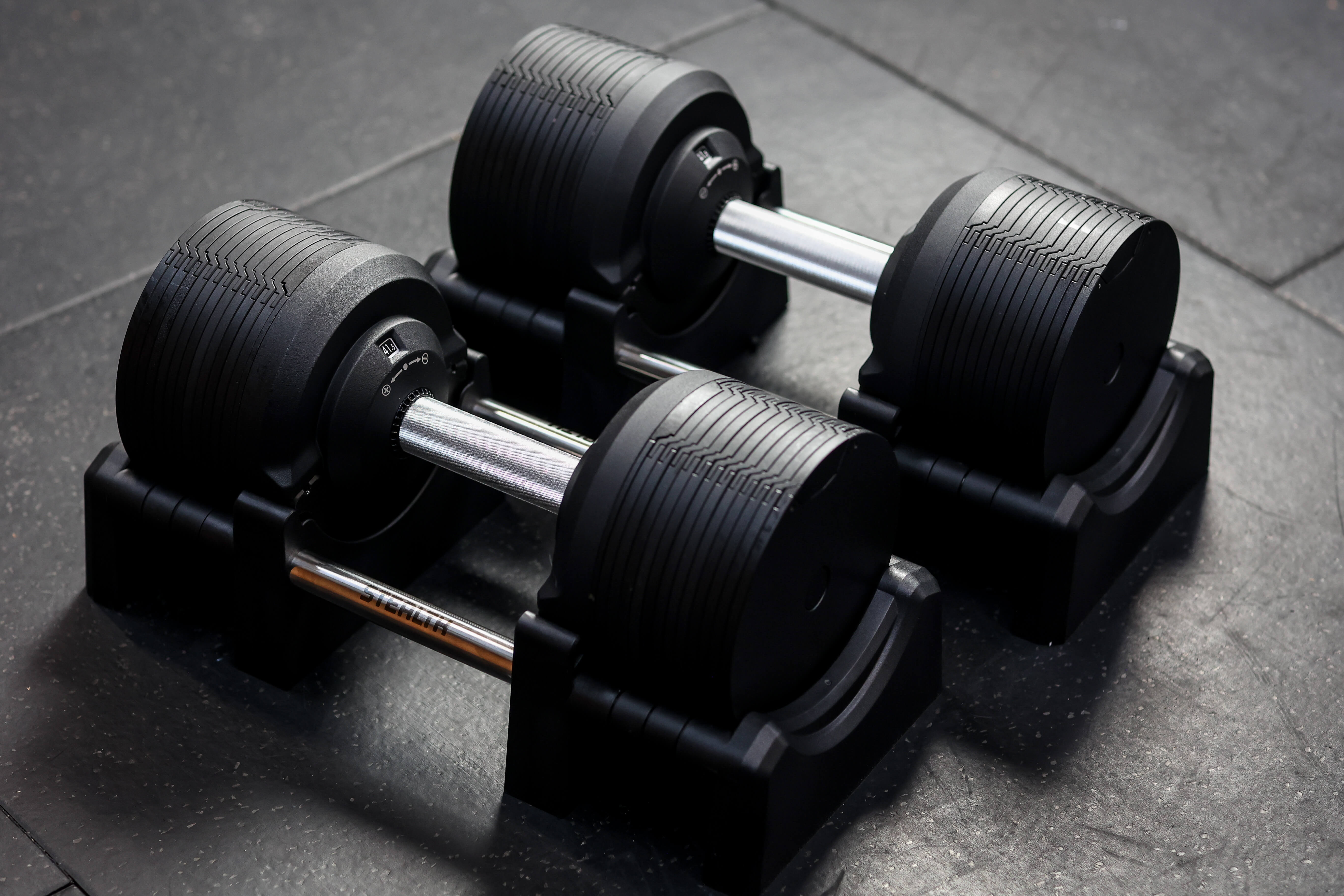 Mancuernas ajustables Stealth Equipment Black Edition de 41,5 kg (par)